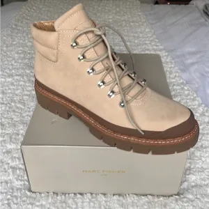Marc Fisher LTD Cairy Hiking Boot Size 11 Outdoor Workwear