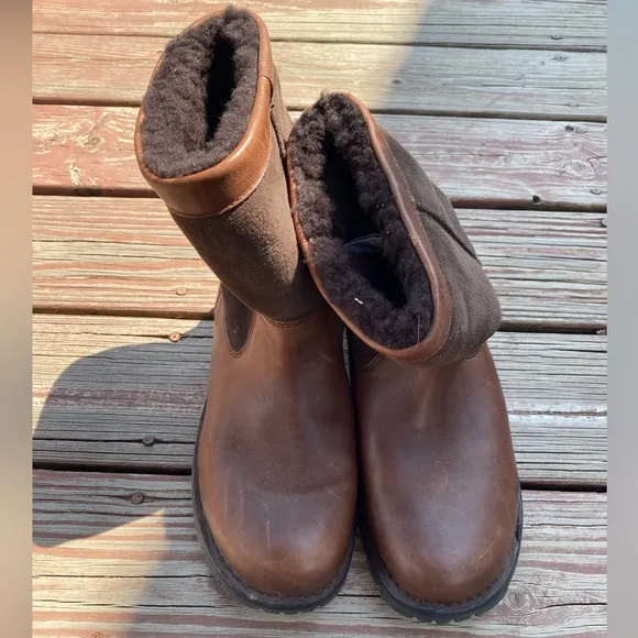 Mens Gently Used UGG Brown Shearling Boots