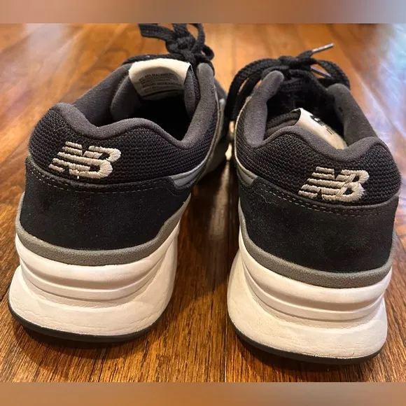 Men's New Balance 997H Sneakers - Black and Silver