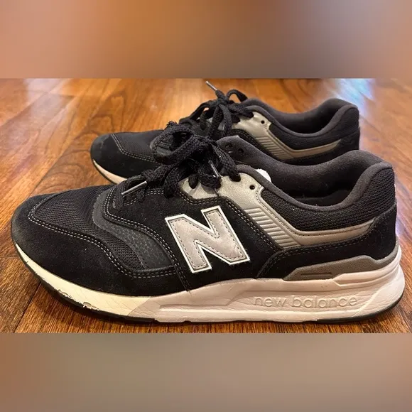 Men's New Balance 997H Sneakers - Black and Silver