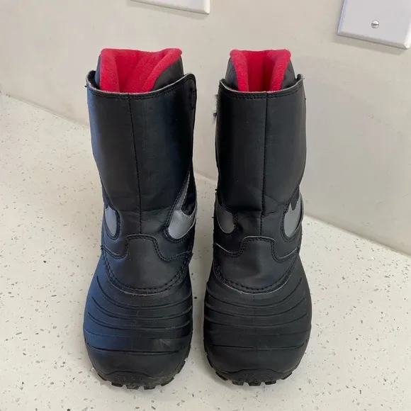 Merrell 200gram insulation warm waterproof snow boots size 6Y/ womens 7.5