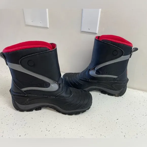 Merrell 200gram insulation warm waterproof snow boots size 6Y/ womens 7.5
