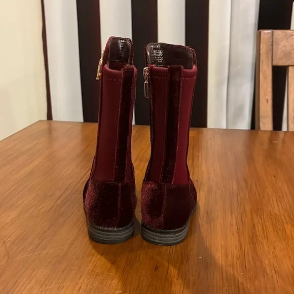 Michael Kors Emma Lily velour Boots new plum Girls Toddlers Size 7