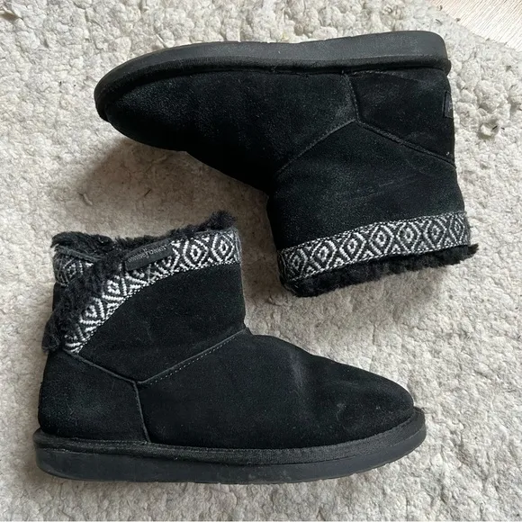 Minnetonka Moccassins Aztec Middleton Black White Leather Sheepskin Ankle Boots