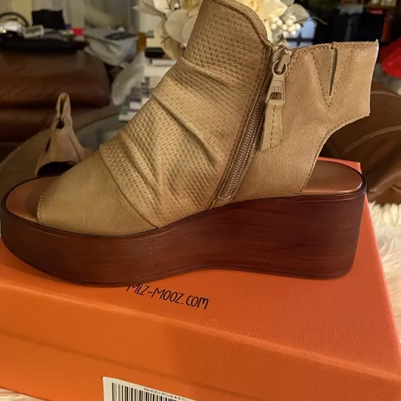 Miz-Mooz New York shoes size 37 Euro , 6 1/2 -7 US