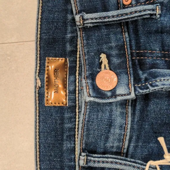Mother The Insider High Waist Crop Step Chew Hem Jeans (Dancing on Coals)