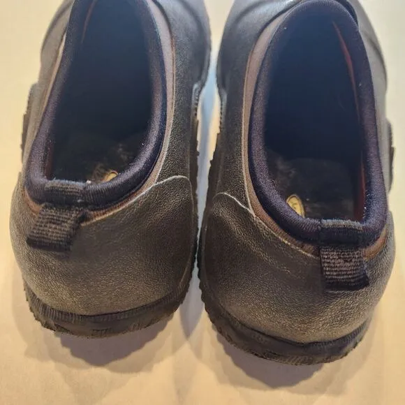 Muck shoes. Womens size 8/8.5