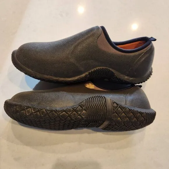 Muck shoes. Womens size 8/8.5