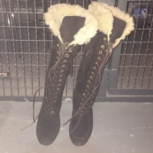 Mui mui brown suede real fur lined snow boots