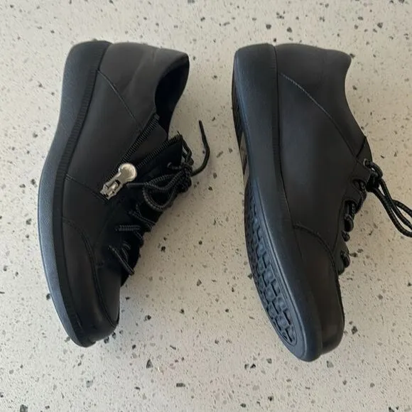 Munro Portia Women's Black Leather Zip Lace Up Comfortable Sneakers Sz 8 NARROW