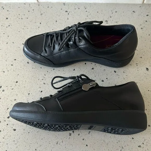 Munro Portia Women's Black Leather Zip Lace Up Comfortable Sneakers Sz 8 NARROW