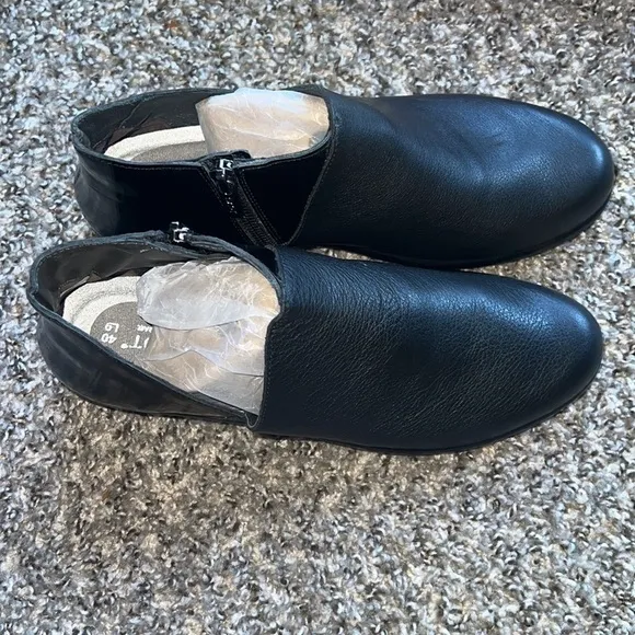 Naot Bayamo handmade  Leather Size 9 Brand New