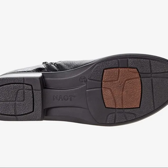 Naot Bayamo handmade  Leather Size 9 Brand New