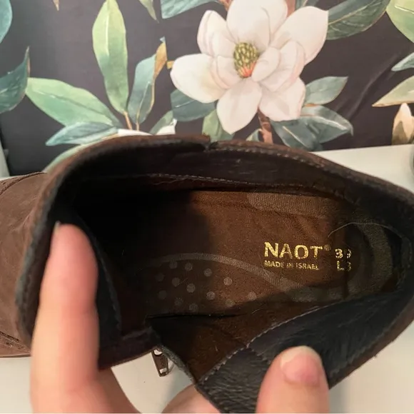 NAOT Nefasi boot in Coffee Bean Nubuck size 39