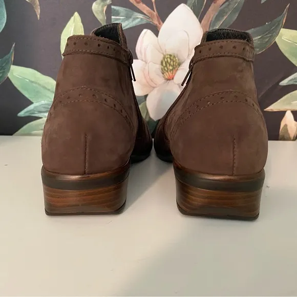 NAOT Nefasi boot in Coffee Bean Nubuck size 39