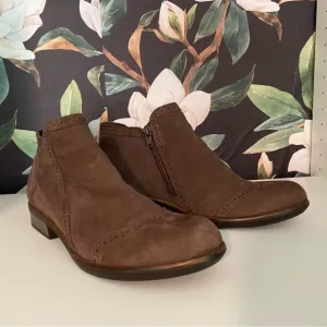 NAOT Nefasi boot in Coffee Bean Nubuck size 39