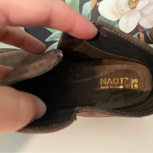 NAOT Nefasi boot in Coffee Bean Nubuck size 39