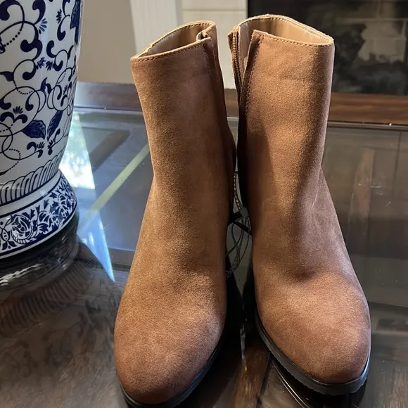 Naturalizer GARNET  Suede Wedge Booties IN Warm Oat Suede