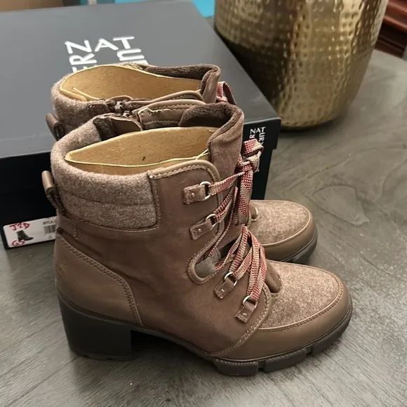 NATURALIZER  Myla Womens Leather Cold Weather Combat Boots