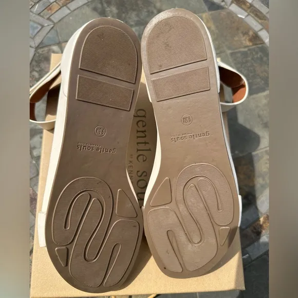 Nearly NEW Gentle Souls Open Toe Cream Leather Wedge Casual Sandals