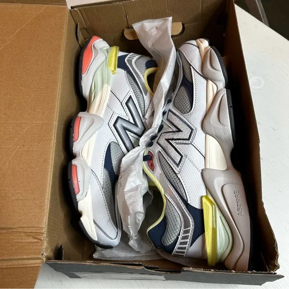 New Balance 9060, NIB