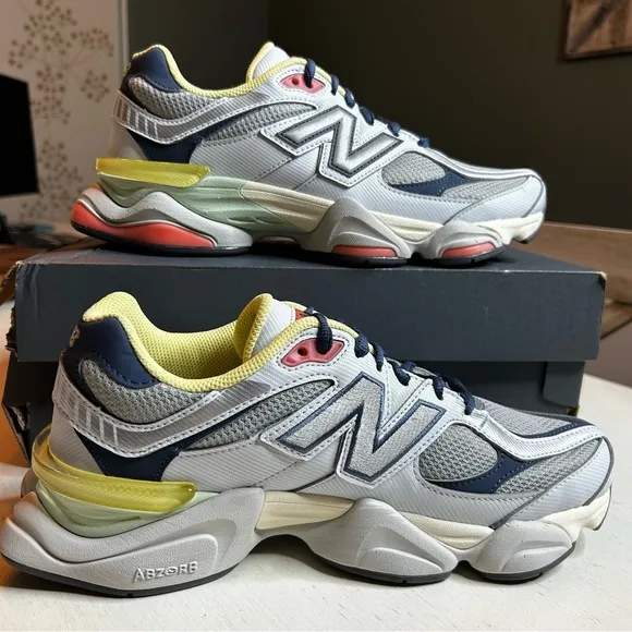 New Balance 9060, NIB