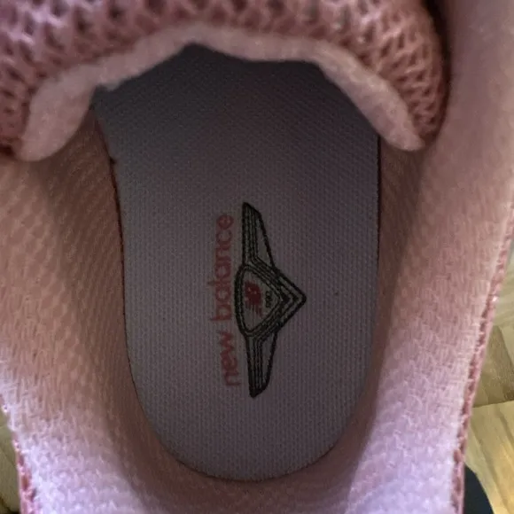 New‎ Balance 990v5 Size 1.5 Pink And Grey