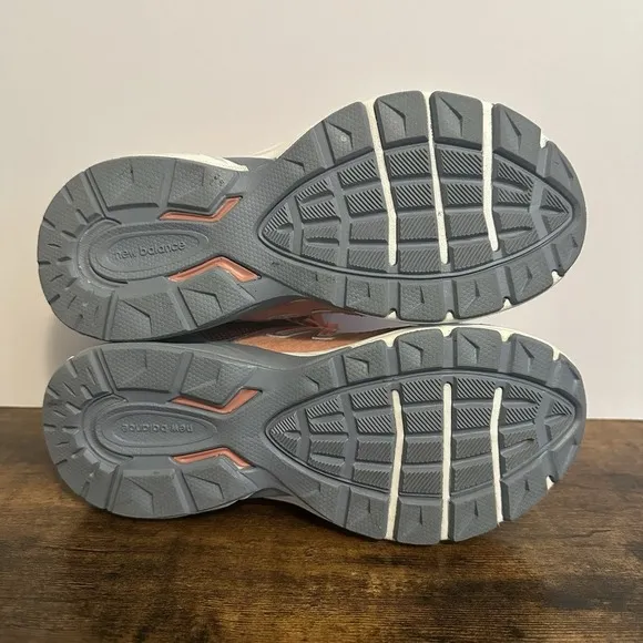 New‎ Balance 990v5 Size 1.5 Pink And Grey