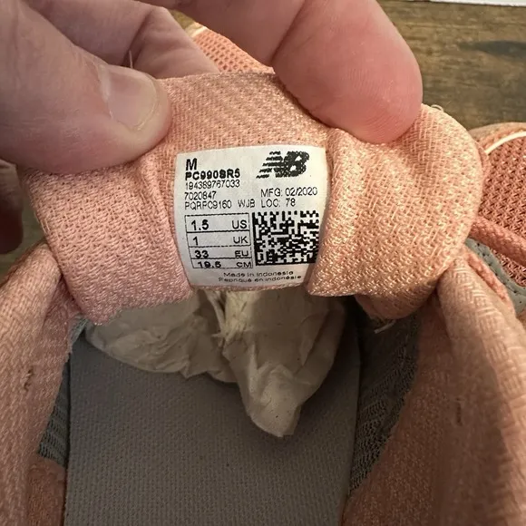 New‎ Balance 990v5 Size 1.5 Pink And Grey
