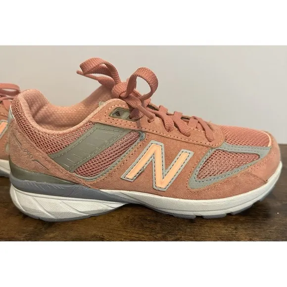 New‎ Balance 990v5 Size 1.5 Pink And Grey
