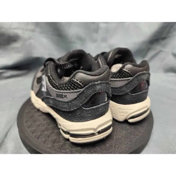 New Balance Toddlers 2002 Sneakers IC2002BK Lace Up Black Size 8 NEW IN BOX!