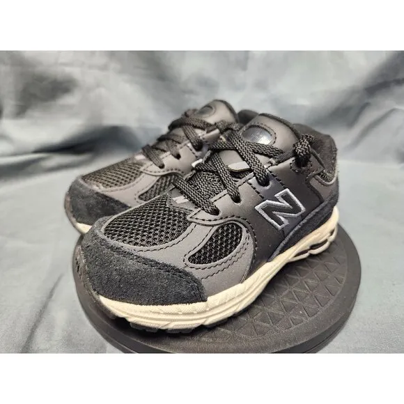 New Balance Toddlers 2002 Sneakers IC2002BK Lace Up Black Size 8 NEW IN BOX!