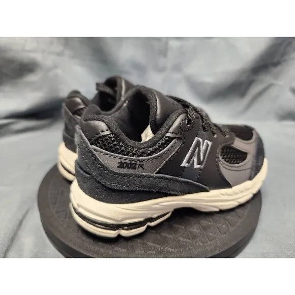 New Balance Toddlers 2002 Sneakers IC2002BK Lace Up Black Size 8 NEW IN BOX!