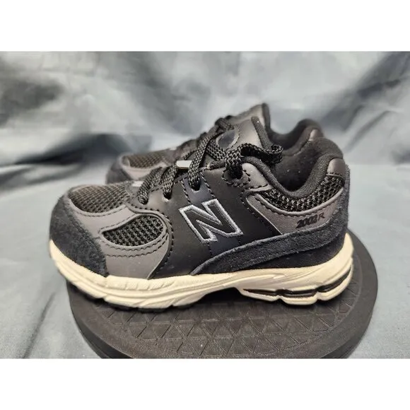 New Balance Toddlers 2002 Sneakers IC2002BK Lace Up Black Size 8 NEW IN BOX!