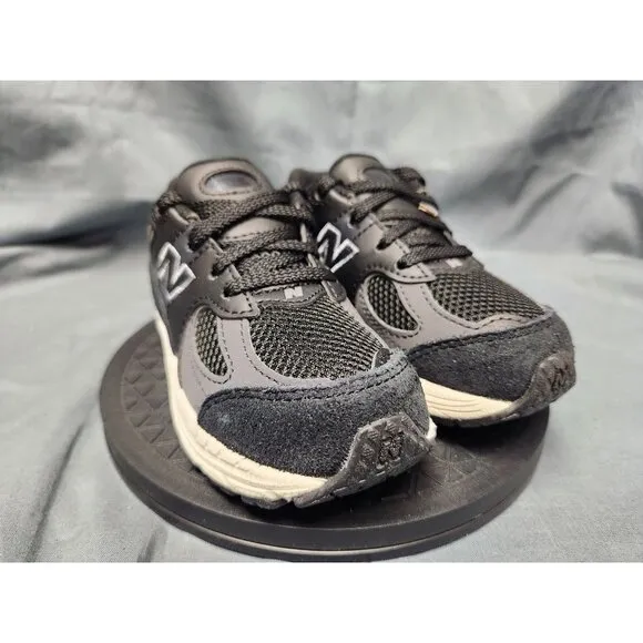 New Balance Toddlers 2002 Sneakers IC2002BK Lace Up Black Size 8 NEW IN BOX!