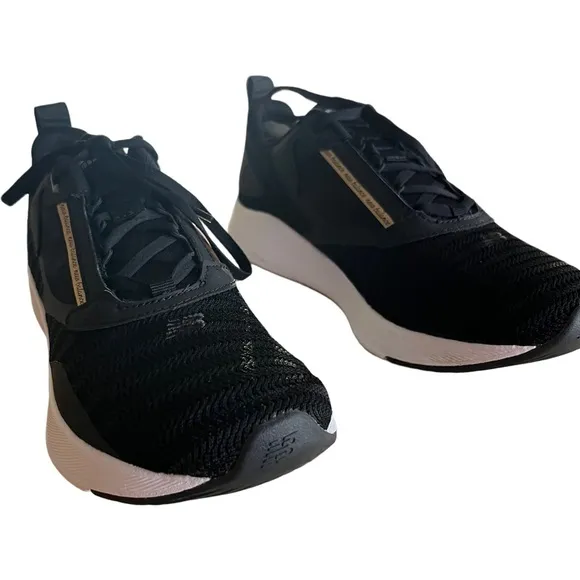 New Balance Womens Beaya Black with Gold Metallic Size 10