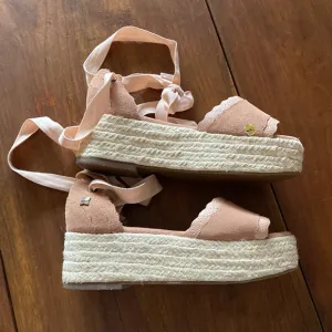 New: Canella Brand Espadrilles in soft pink size 7