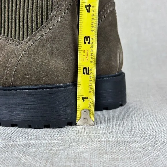 New CLARKS Women Suede Leather Chelsea Ankle Boots Orinoco 2Up olive green sz5.5