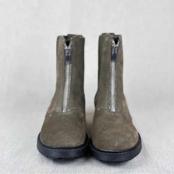 New CLARKS Women Suede Leather Chelsea Ankle Boots Orinoco 2Up olive green sz5.5
