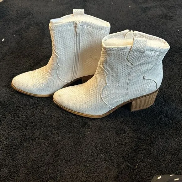 NEW DL (Dirty Laundry) Womens Unite Snake Casual Boots Ankle Size 8.5
