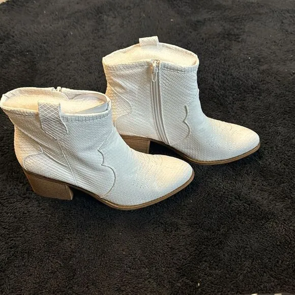 NEW DL (Dirty Laundry) Womens Unite Snake Casual Boots Ankle Size 8.5