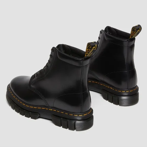 NEW Doc Martens Black Smooth Leather Rikard 8I Platform Boots 9