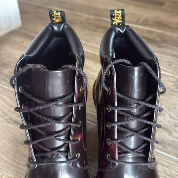 New! {Dr. Martens} AVERIL ARCADIA HEELED ANKLE BOOT | sz 7