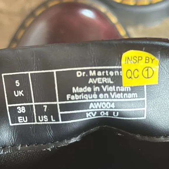 New! {Dr. Martens} AVERIL ARCADIA HEELED ANKLE BOOT | sz 7