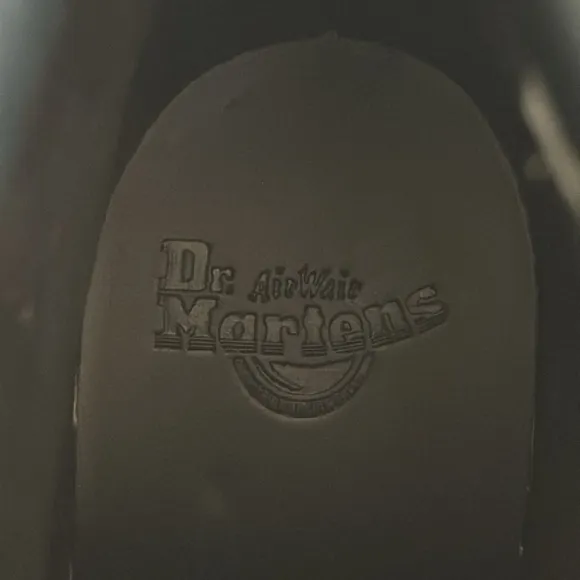 New! {Dr. Martens} AVERIL ARCADIA HEELED ANKLE BOOT | sz 7