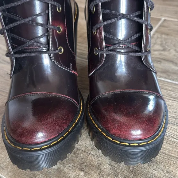 New! {Dr. Martens} AVERIL ARCADIA HEELED ANKLE BOOT | sz 7