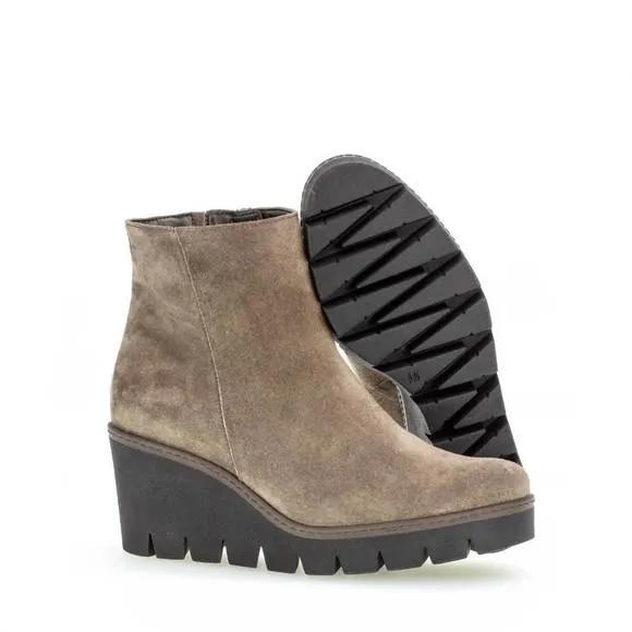 NEW GABOR women's heidi wedge boot in tan suede