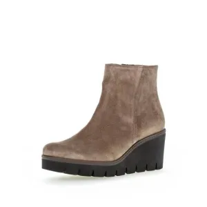 NEW GABOR women's heidi wedge boot in tan suede