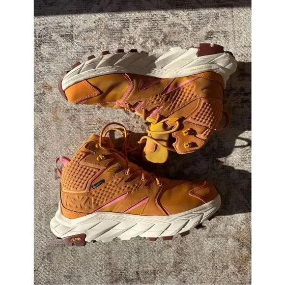New Hoka One One Anacapa Mid GTX Desert Sun / Golden Yellow Women's Size 6.5