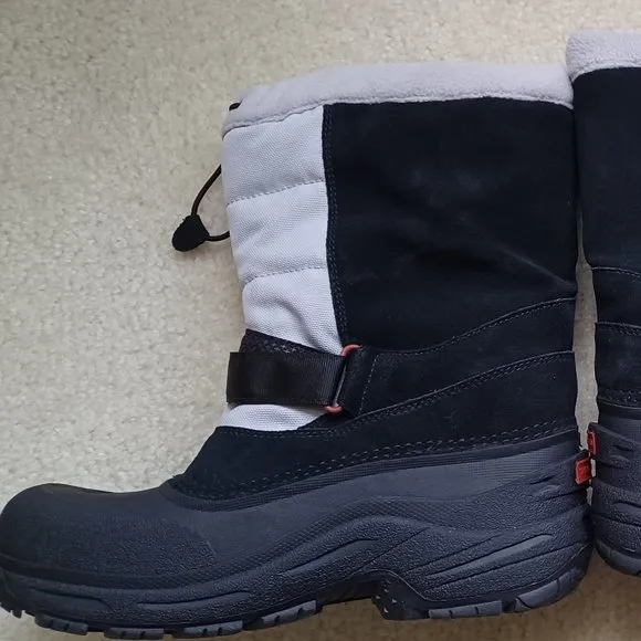 New in Box Boys North Face Powder Hound II Boots Size 7